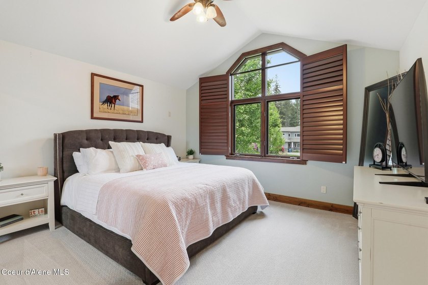 Forest Hills gem in the heart of Hayden! Located in one of the - photo 50