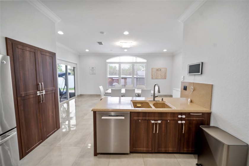 Beautiful 4-bedroom, 2.5-bath two-story single-family home - photo 5
