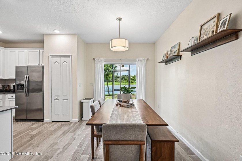 Move right into this beautifully maintained, one-owner townhome - photo 9