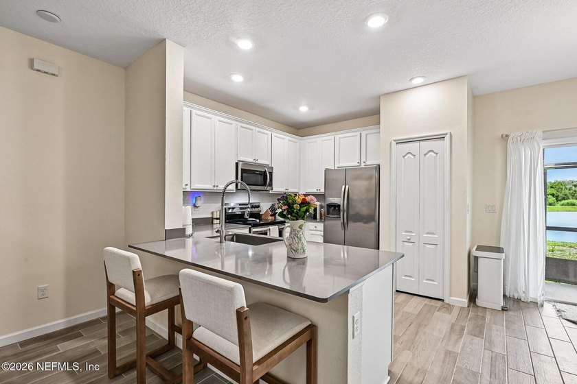 Move right into this beautifully maintained, one-owner townhome - photo 10