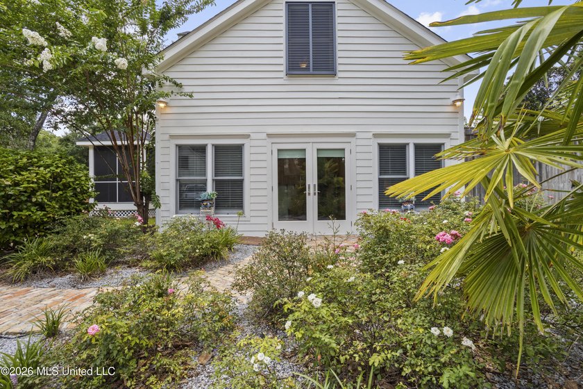 Nestled in the prestigious Bayou Oaks Subdivision - one of - photo 5