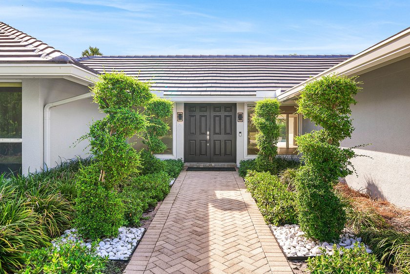 Fully renovated Brookfield home overlooking the Jack Nicklaus - photo 3