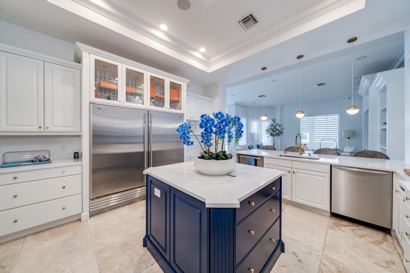 Stunning custom built modern mediterranean lakefront home - photo 14
