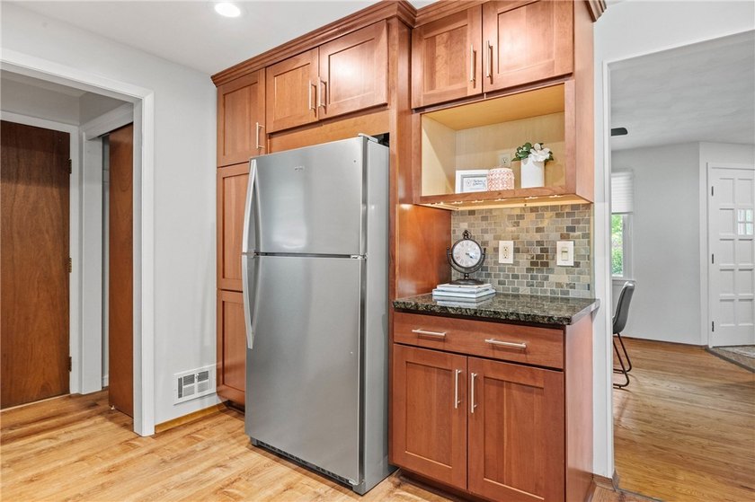 Welcome to this beautifully updated 1,444 sq.' Ranch featuring 3 - photo 15