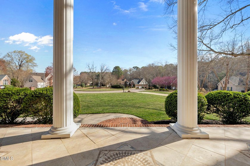 Welcome to 2020 Navan Lane -- a truly unique estate tucked away - photo 5