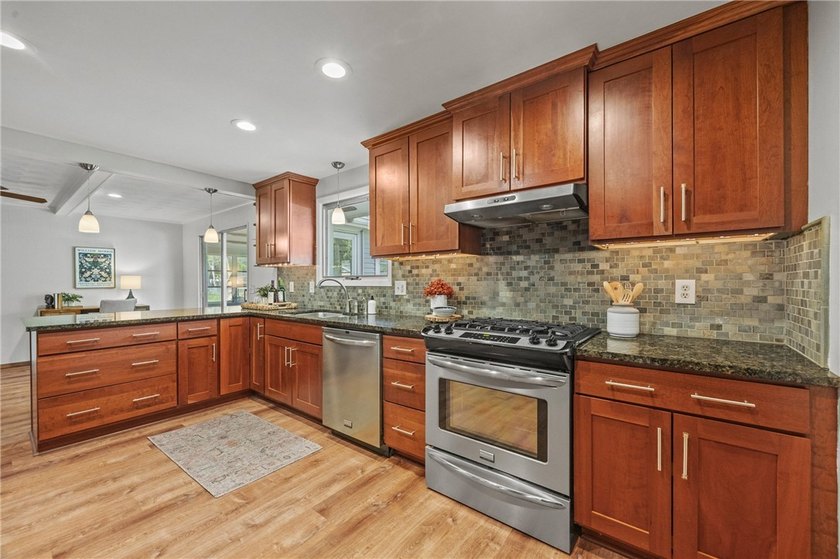 Welcome to this beautifully updated 1,444 sq.' Ranch featuring 3 - photo 18