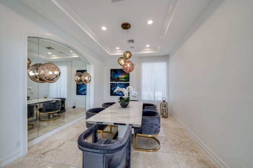 Stunning custom built modern mediterranean lakefront home - photo 19