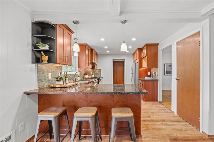 Welcome to this beautifully updated 1,444 sq.' Ranch featuring 3 - photo 21