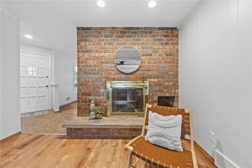 Welcome to this beautifully updated 1,444 sq.' Ranch featuring 3 - photo 25