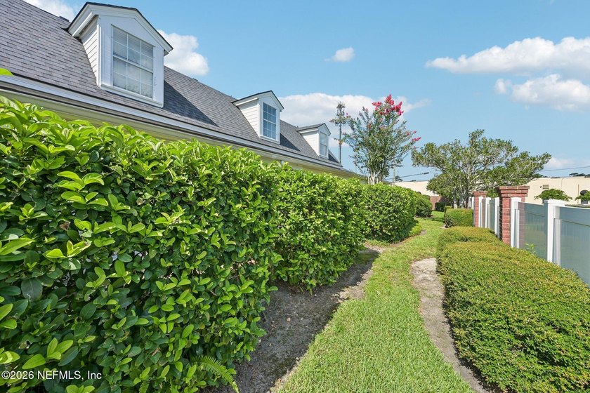Coveted townhome unit nestled in the Southpointe of Ortega - photo 29