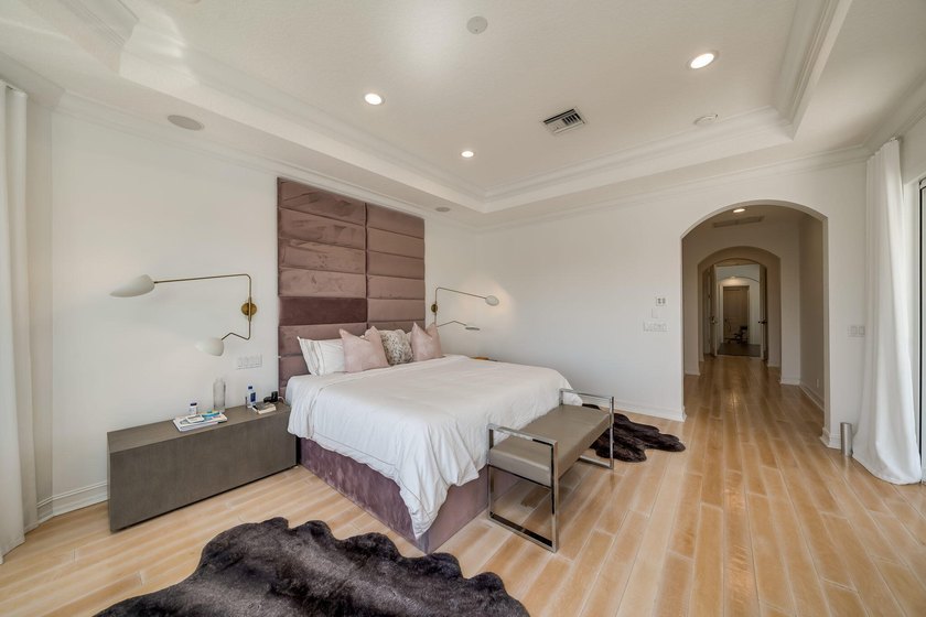 Stunning custom built modern mediterranean lakefront home - photo 29