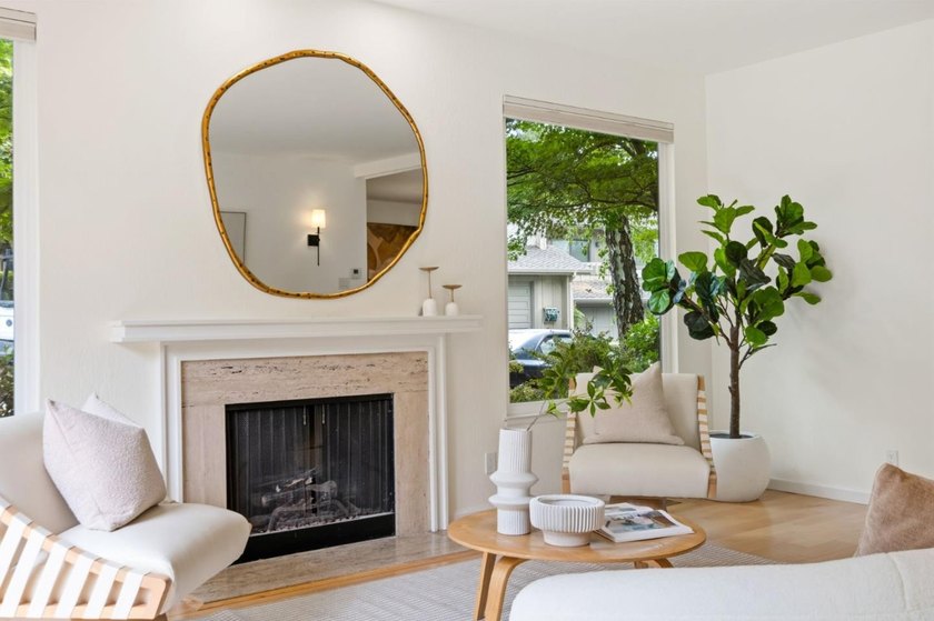 Ideally located in the Sharon Heights area of Menlo Park, this - photo 2