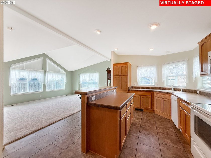 Welcome to easy coastal living in Emerald Coast Estates which is - photo 11