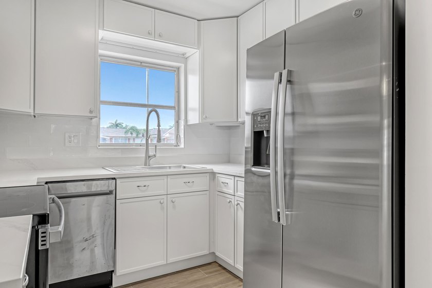 STUNNING! For the refined buyer this is A Must See!! With or - photo 27