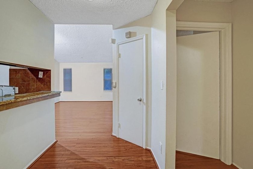 Spacious two bedroom two full bath condo in Boynton Landings - photo 5
