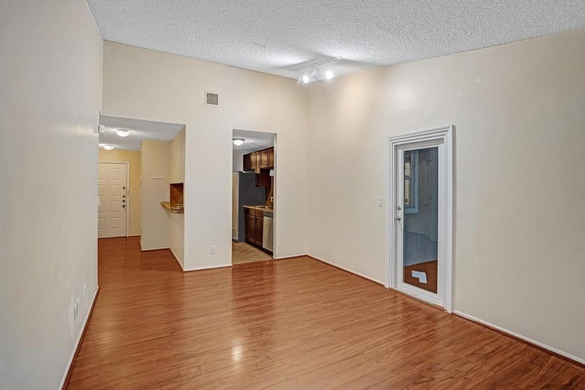 Spacious two bedroom two full bath condo in Boynton Landings - photo 6