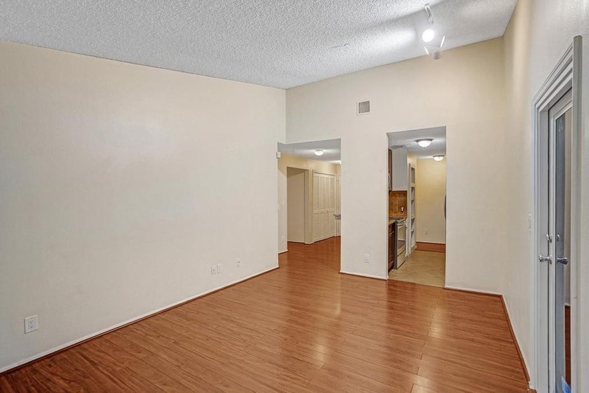 Spacious two bedroom two full bath condo in Boynton Landings - photo 7