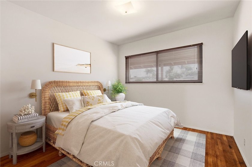 A rare opportunity to create your dream home. This thoughtfully - photo 3