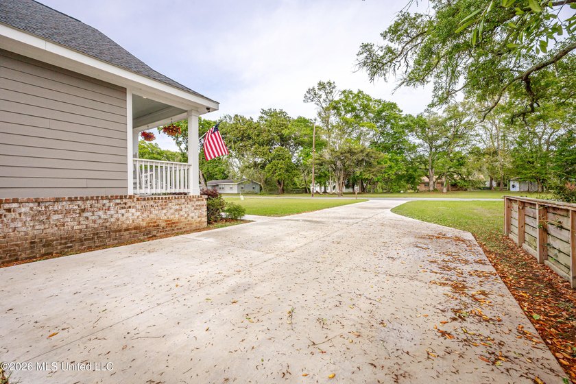 Quality new construction in Pascagoula just built in 2022! - photo 14