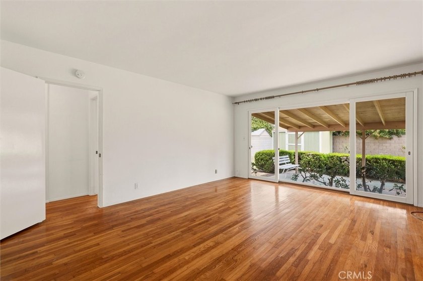 A rare opportunity to create your dream home. This thoughtfully - photo 7