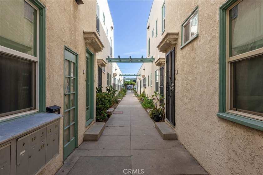 Welcome to your NEW Beach Studio , With it's own PARKING SPOT! - photo 18