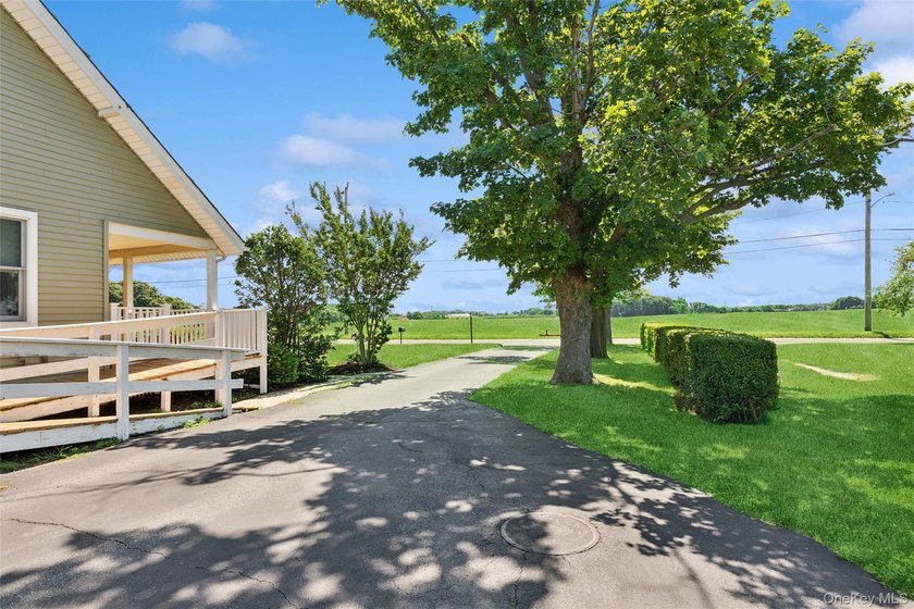 Nestled along picturesque Oregon Road, one of Cutchogue's most - photo 30