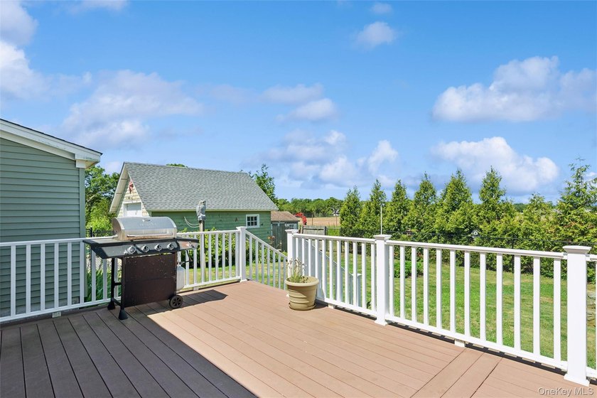Nestled along picturesque Oregon Road, one of Cutchogue's most - photo 35