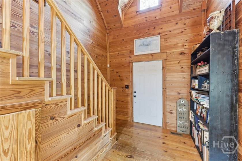 Charming updated 1940's white Farmhouse with 4 bedrooms &amp; 2.5 - photo 25