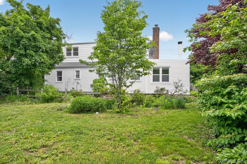 Welcome to 567 Pearl Street! This expansive and well maintained - photo 27