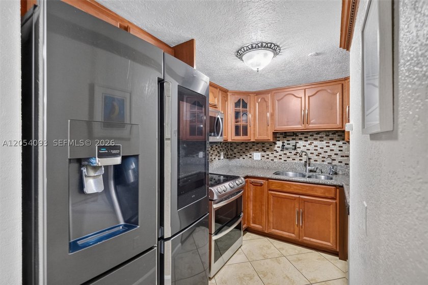 Move-in ready 2-bedroom, 2-bath condo in the heart of Miami! - photo 5