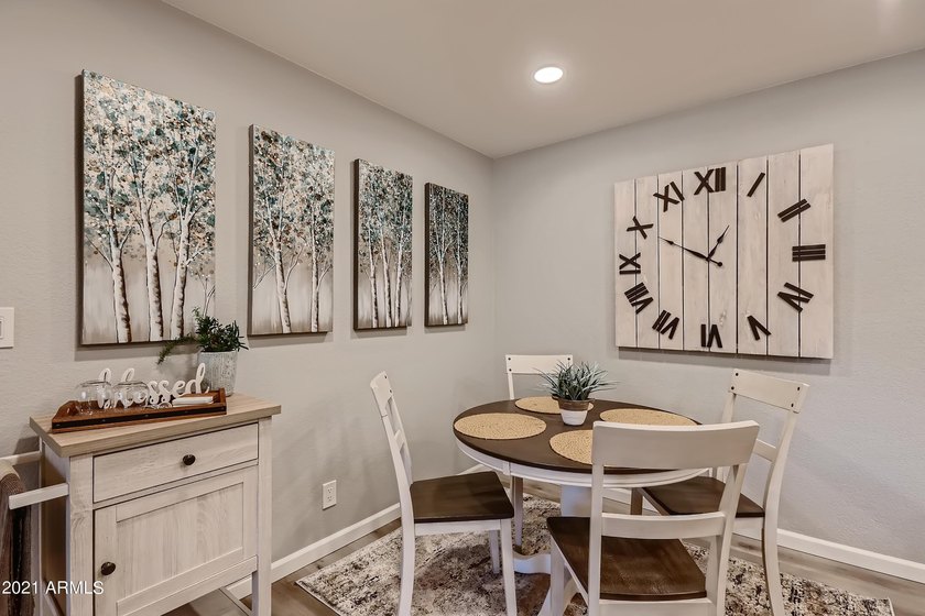 Exceptional 5-star newly remodeled top to bottom. 2 beds, 2 - photo 3