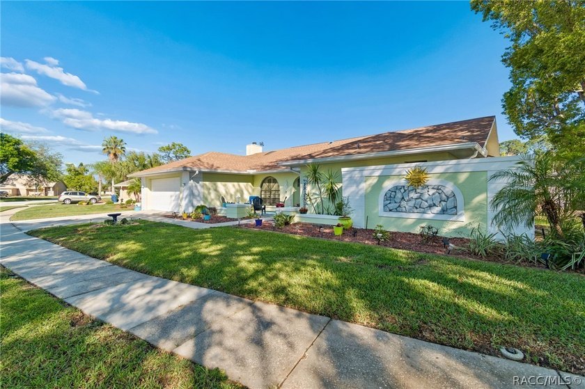 Welcome to this beautifully updated 4-bedroom, 2-bath pool home - photo 6