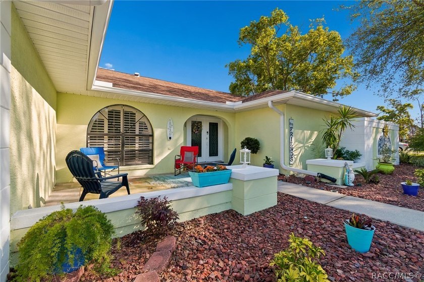 Welcome to this beautifully updated 4-bedroom, 2-bath pool home - photo 7