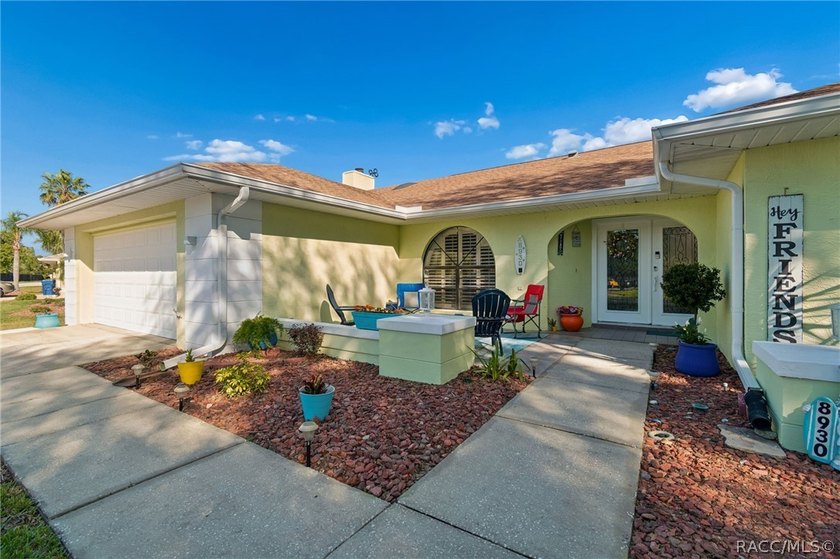 Welcome to this beautifully updated 4-bedroom, 2-bath pool home - photo 8