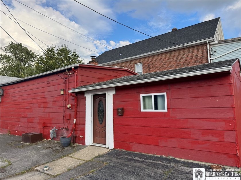 Buffalo Mixed-Use Opportunity - Storefront + Studio Apartment - photo 3