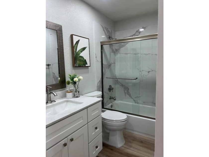 Welcome to this light, bright, &amp; spacious 2-bedroom, 2-bath - photo 9