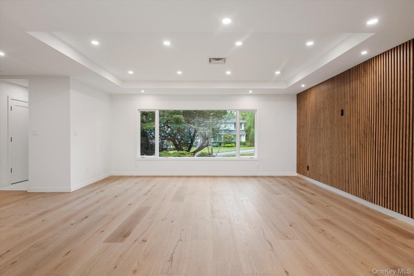 Turnkey home with style! Totally Renovated from Top to Bottom! - photo 11