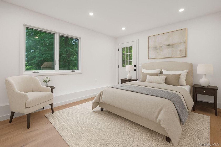 Turnkey home with style! Totally Renovated from Top to Bottom! - photo 14