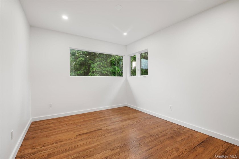 Turnkey home with style! Totally Renovated from Top to Bottom! - photo 18