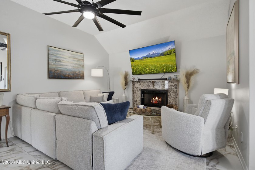 Welcome to 309 Woodcrest... a home in Long Beach so perfect that - photo 3