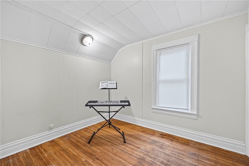 OPPORTUNITY! Welcome to this charming home conveniently located - photo 24