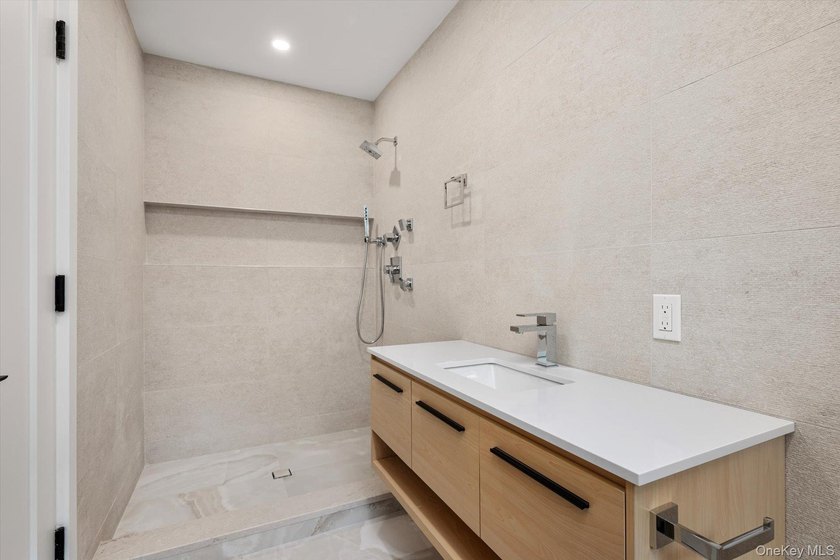 Turnkey home with style! Totally Renovated from Top to Bottom! - photo 24
