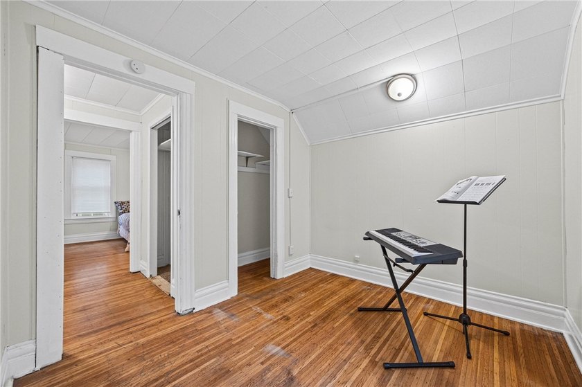 OPPORTUNITY! Welcome to this charming home conveniently located - photo 25