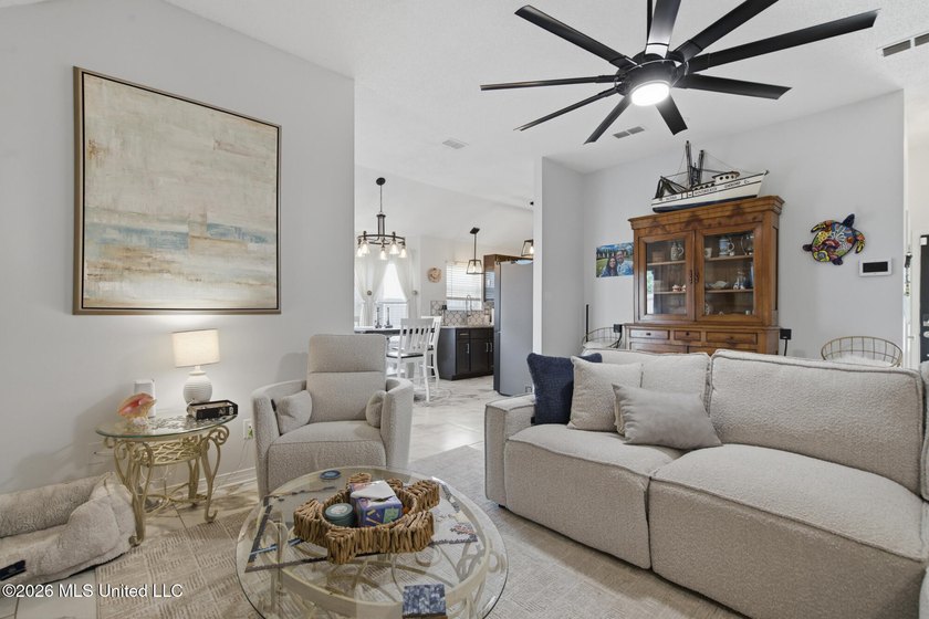 Welcome to 309 Woodcrest... a home in Long Beach so perfect that - photo 5