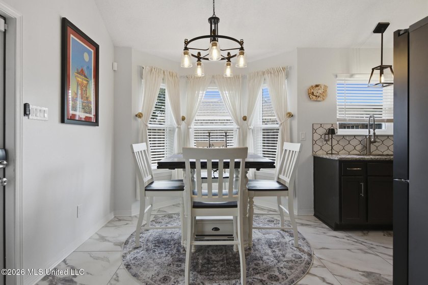 Welcome to 309 Woodcrest... a home in Long Beach so perfect that - photo 7