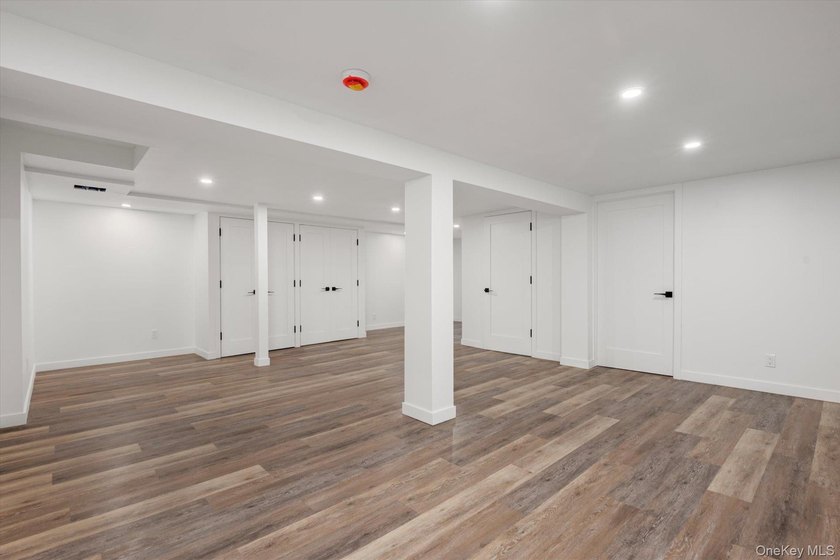 Turnkey home with style! Totally Renovated from Top to Bottom! - photo 28
