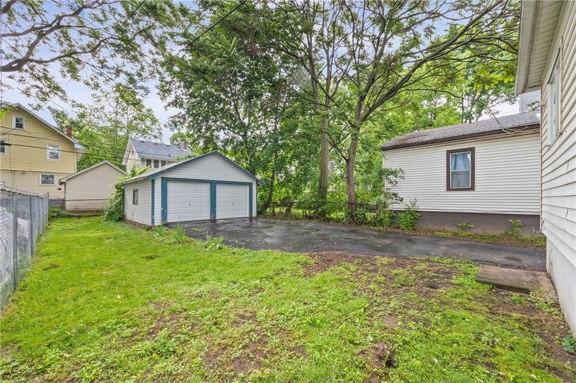 OPPORTUNITY! Welcome to this charming home conveniently located - photo 31