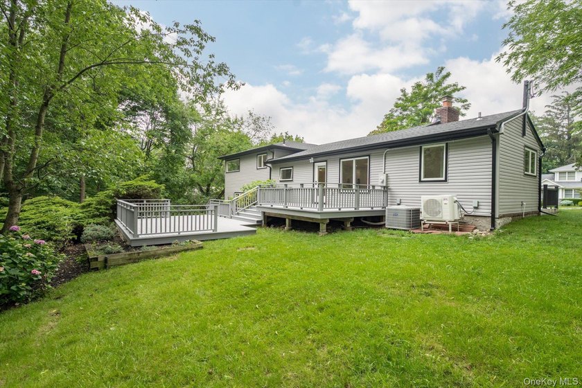 Turnkey home with style! Totally Renovated from Top to Bottom! - photo 31