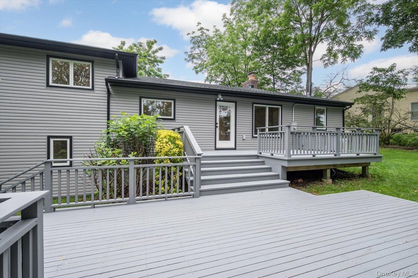 Turnkey home with style! Totally Renovated from Top to Bottom! - photo 32