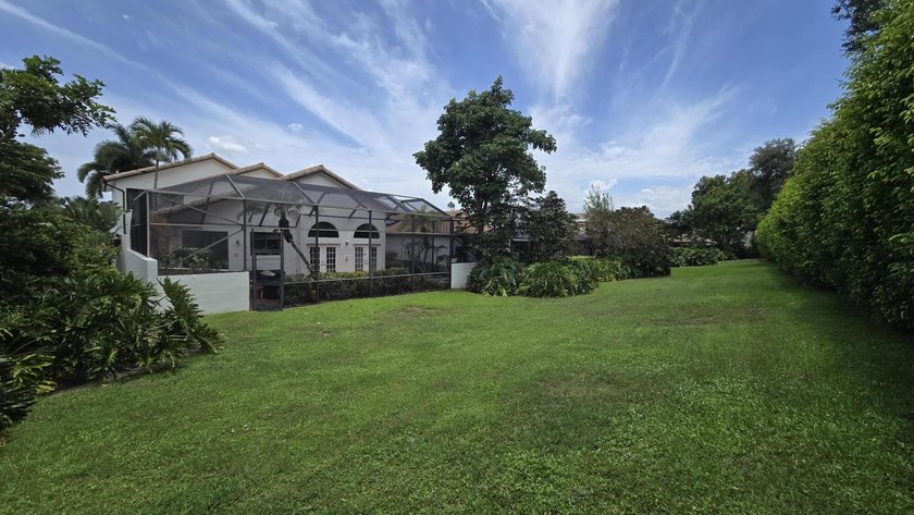 EXPANSIVE BACKYARD SPACE! Stunning 3BR/2.5BA, 2,605 sq ft - photo 3
